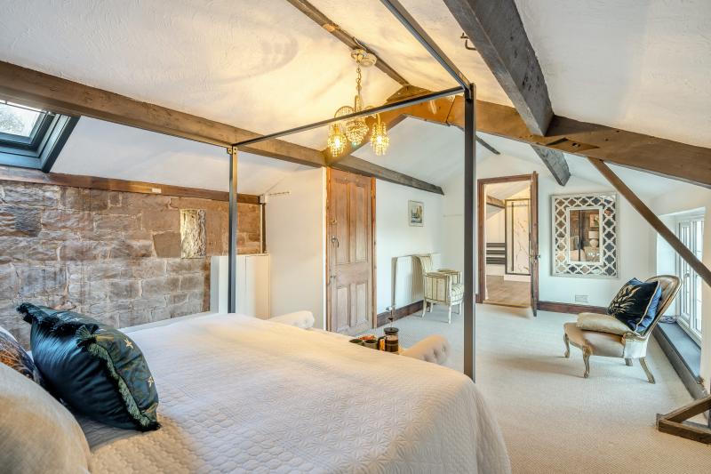 Croft Cottage, four poster bedroom