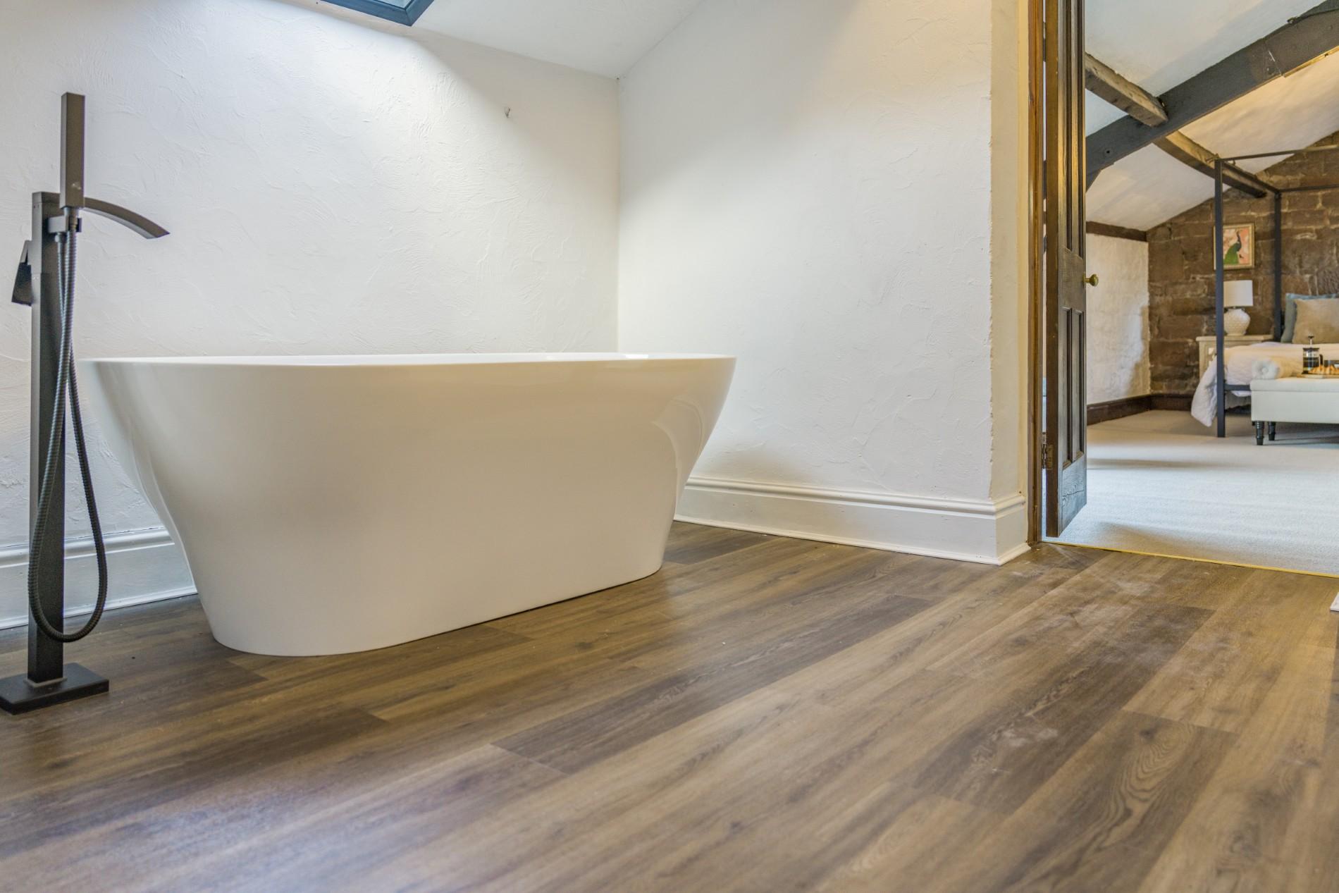 Croft Cottage, freestanding bath
